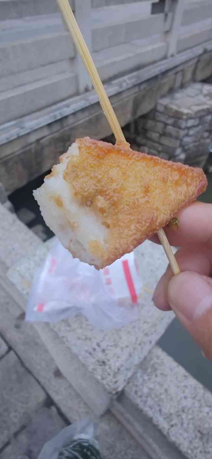 老国三角粿-"看网上推荐的漳州小吃,不是周末,人也挺多.