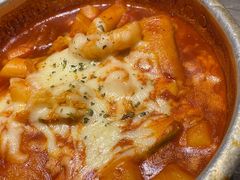 锅炒芝士年糕-富乐满韩国正宗炸鸡韩国料理(虹泉路店)