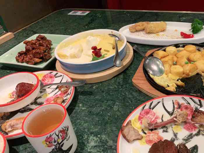 新白鹿餐厅(百联西郊店)