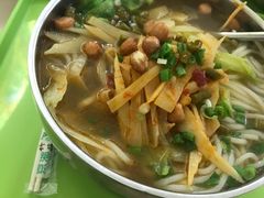 -卓雅桂林米粉