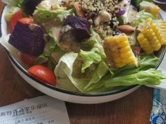 绿色沙拉-Mr.Pizza米斯特比萨(五四广场青岛首店)