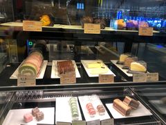 面包甜点陈列柜-麦当劳(广州南站店)