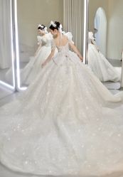 -莫小姐婚纱