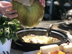 椰子汁-百年果林椰子鸡(中洲店)