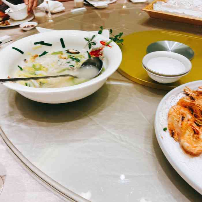 国惠大酒楼(宝龙店)-"整体感觉不错,菜品也挺好的,适合家庭聚会.