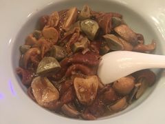 腊八蒜烧肥肠-那家小馆•北京菜•烤鸭(香山店)