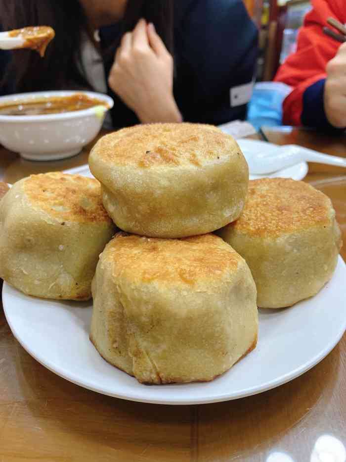 真心觉得不如往西一点的华天小吃味道好面茶很是糊嘴豆汁端上来就是泄