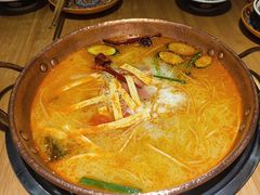 -洱火云南酸菜牛肉火锅(石景山当代商城店)