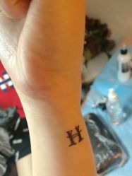 -SNOW TATTOO STUDIO