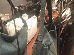 -URBAN REVIVO(上海中庚漫游城店)