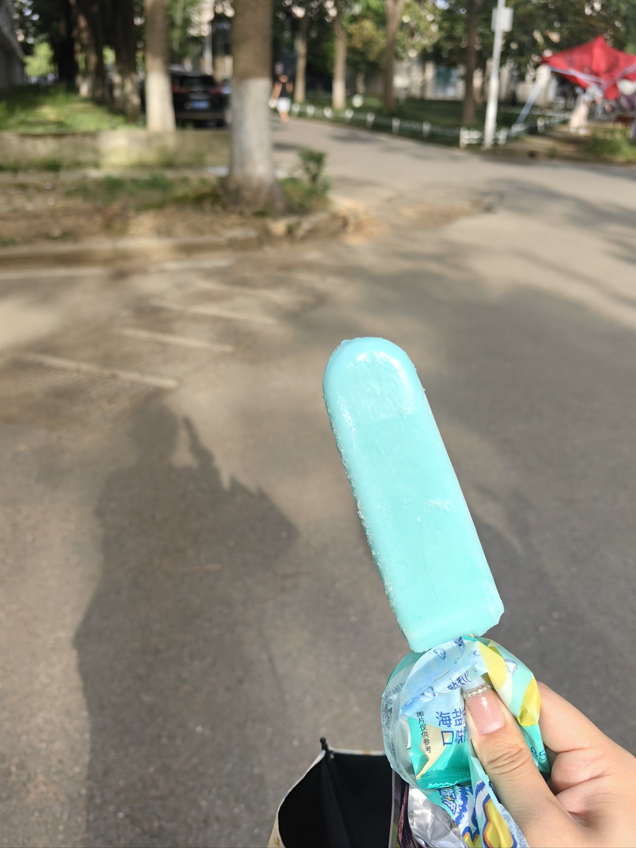 夏天怎么可以少的了冰棒呢,解暑神器非他莫属!#棒冰 #好吃的雪糕推荐