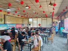 大堂-金卯白肉罩火烧
