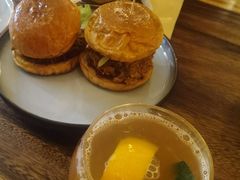 手撕猪肉汉堡-RAC BAR(安福路店)