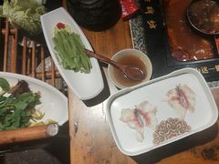 -老牌坊云南鱼豆花火锅(哈西万达店)