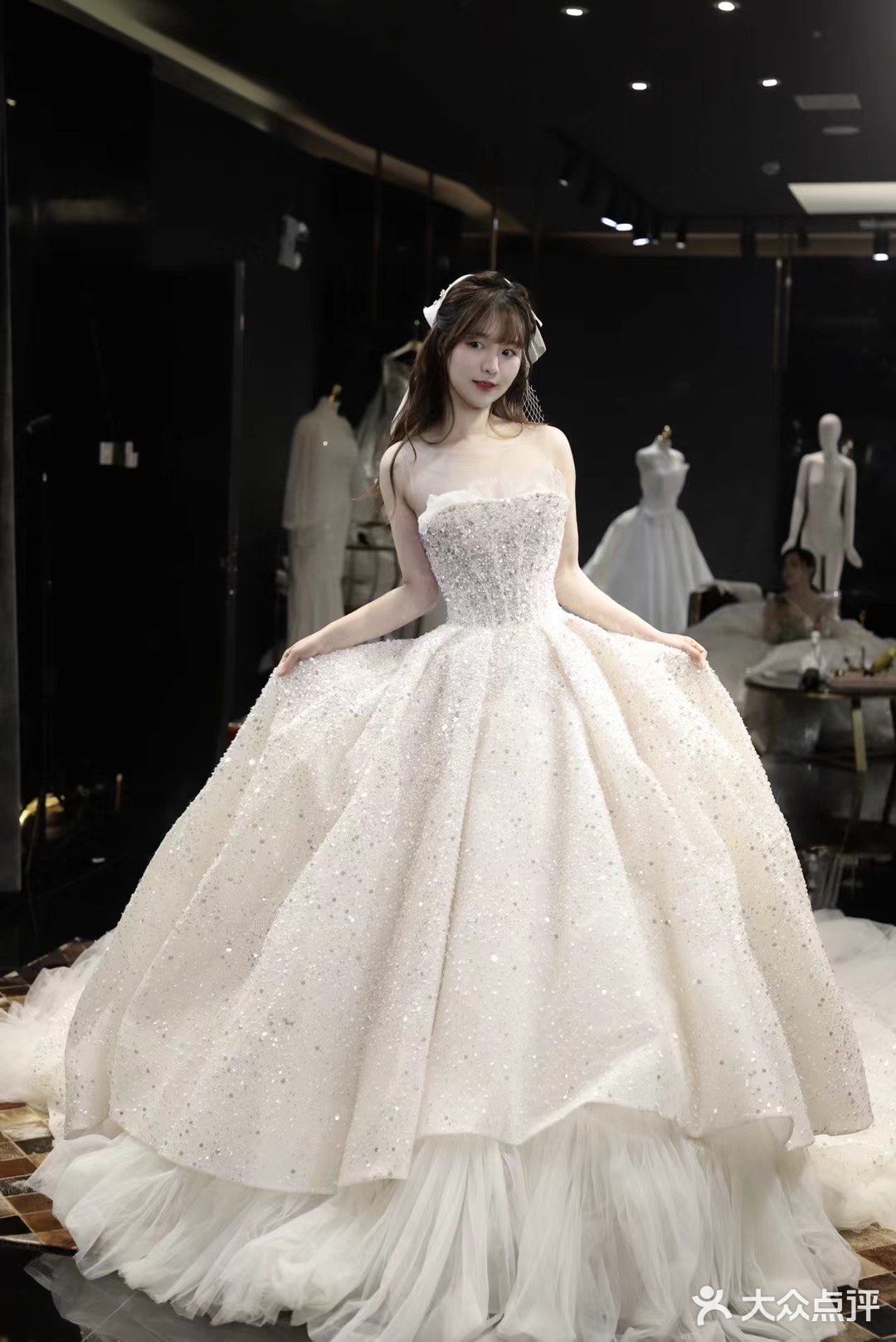 在婚纱店当在逃公主👸