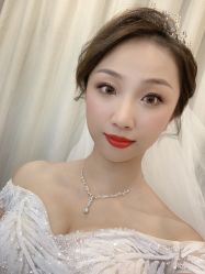 -现代经典婚纱摄影