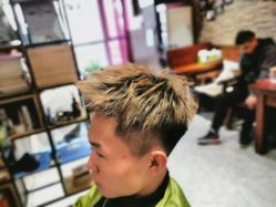 点击看大图 -MONE美发沙龙