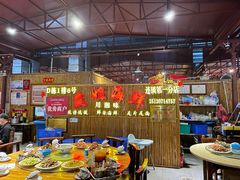 -三亚火车头万人海鲜广场