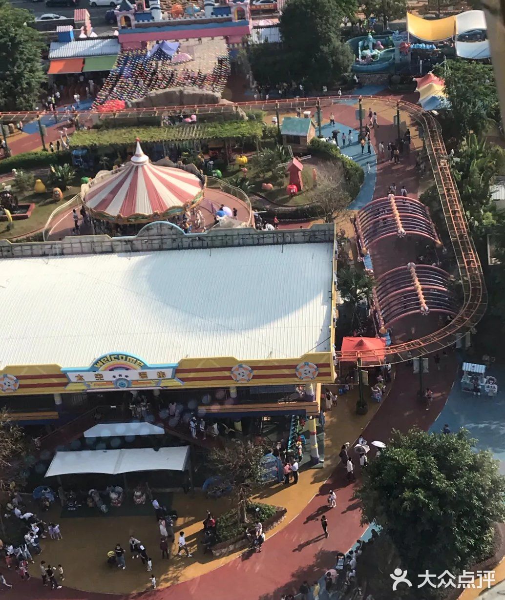 五彩车队在这里，快来做小车车队长吧！