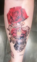 -鳌首刺青纹身 穿孔饰品店