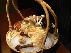 -余欢领鲜火锅(新街口店)
