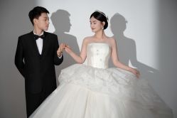 -都市丽人婚纱摄影