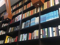 -钟书阁(松江泰晤士小镇店)