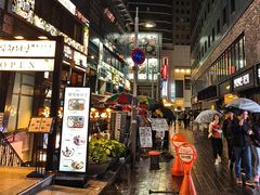 -BHC炸鸡(明洞总店)