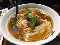 红烧牛肉粉-黑白电视长沙小吃(美林M·LIVE天地东座店)