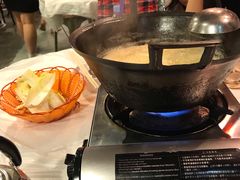 -鲜入围煮花胶鸡海鲜火锅