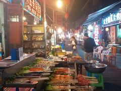 自助取餐区-好吃街