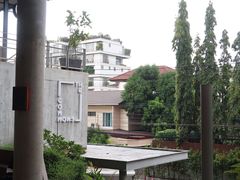 -ROAST coffee & eatery