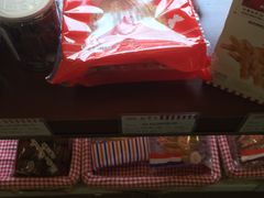 -红宝石·鲜奶小方·海派西点房(金杨店)