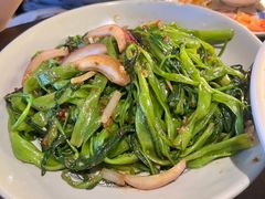 -大头虾越式风味餐厅(光明广场店)