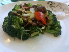 牛肉炒西兰花-清心鸡沙田乳鸽店·非遗传承(粤垦路店)