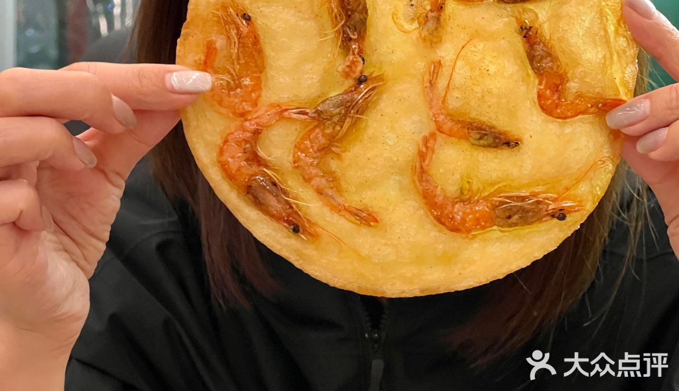 胡同里全是街坊叔叔阿姨的店，别提多正宗了