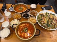 猪颈肉泡菜汤-金北顺大锅家(신사본점)