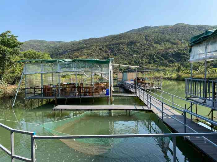 地理元素水上农庄-"在附近随便找的一家店,人均不止一百很贵 .