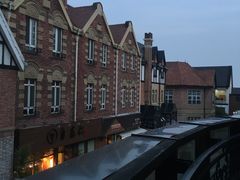 -钟书阁(松江泰晤士小镇店)