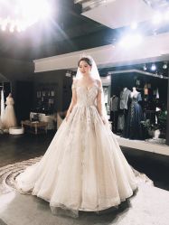 -艾米丽婚纱礼服