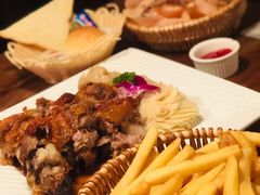 烤猪肘-宝莱纳啤酒花园餐厅PAULANER BRAUHAUS Nanjing(广州路店)
