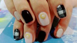 -U mi Nail美甲工作室