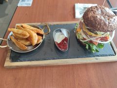 双蛋指椒牛肉汉堡-魏斯理汉堡(西安沣东吾悦店)