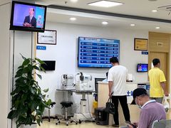 -上海大学附属上海和平眼科医院