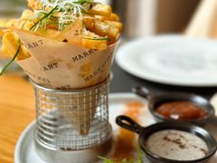 -Mark&Mars Restaurant