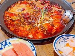 -旧街市鲜货老火锅(大光路店)