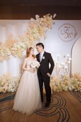 -艾米丽婚纱礼服