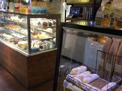 面包甜点陈列柜-匠造烘焙(上海湾店)