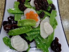 荷塘月色-伊源鼎盛餐饮服务有限公司