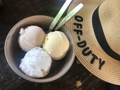 -莓园冰淇淋店